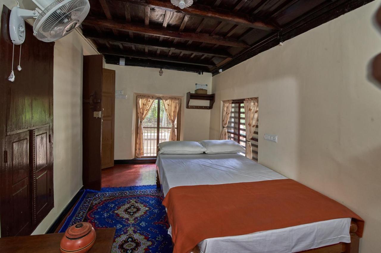 The Mana-Heritage Stay - Chengazhimattam Mana Kottayam Exteriör bild