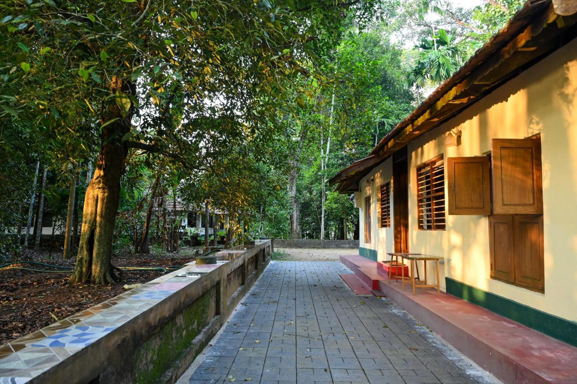 The Mana-Heritage Stay - Chengazhimattam Mana Kottayam Exteriör bild